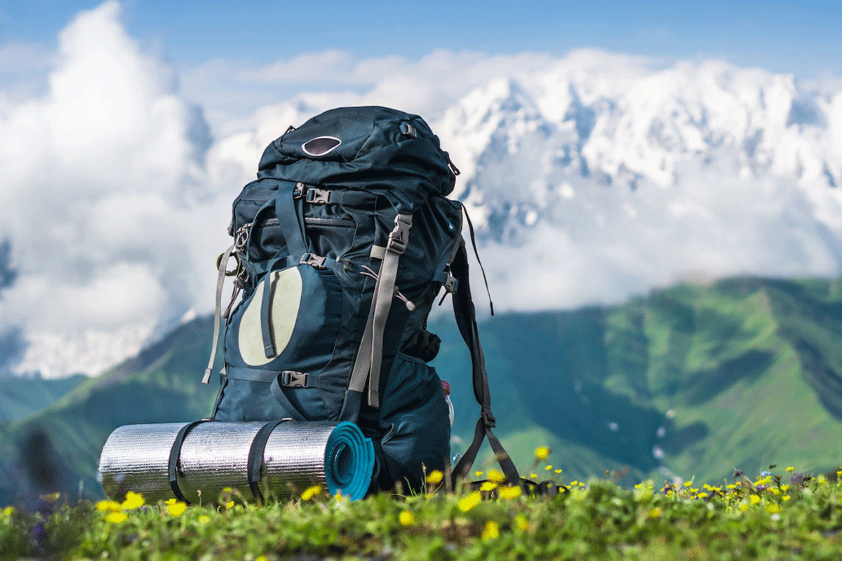 Bỏ túi ngay 8+ vật dụng không thể thiếu khi đi leo núi