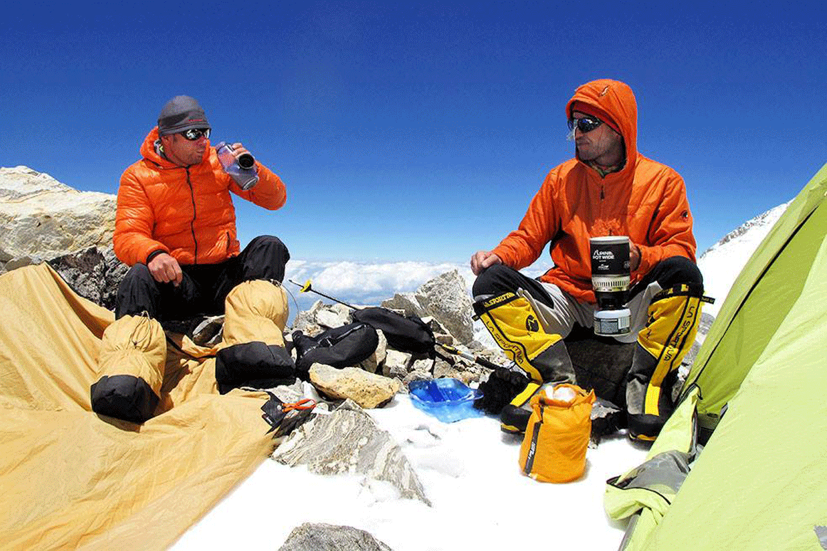 Bỏ túi ngay 8+ vật dụng không thể thiếu khi đi leo núi